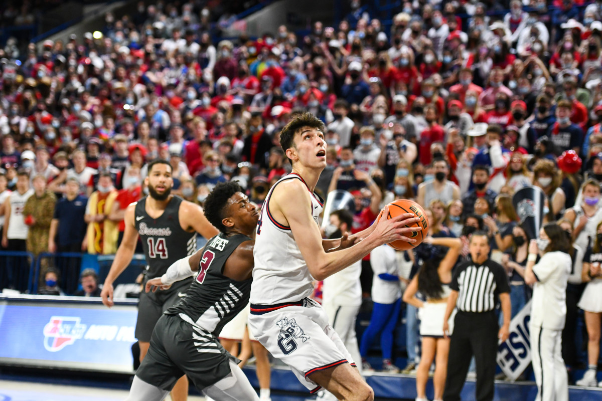 In his last outing, Chet Holmgren was 3-for-7 shooting but still swatted four blocks in a loss to Saint Mary's.
